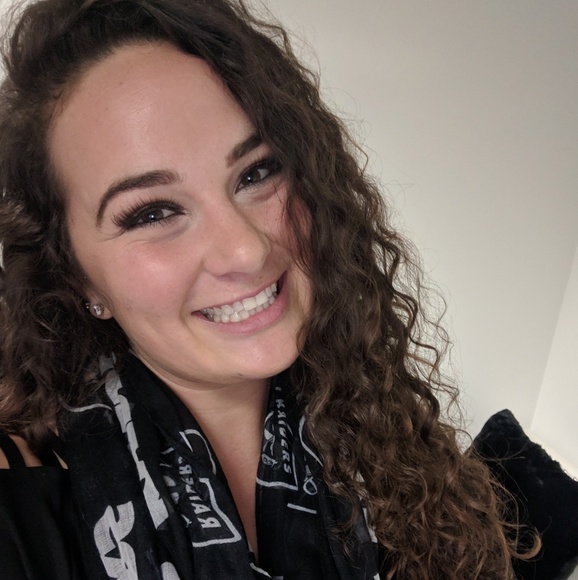 Meet your Posher, Jenna - Picture 1 of 1